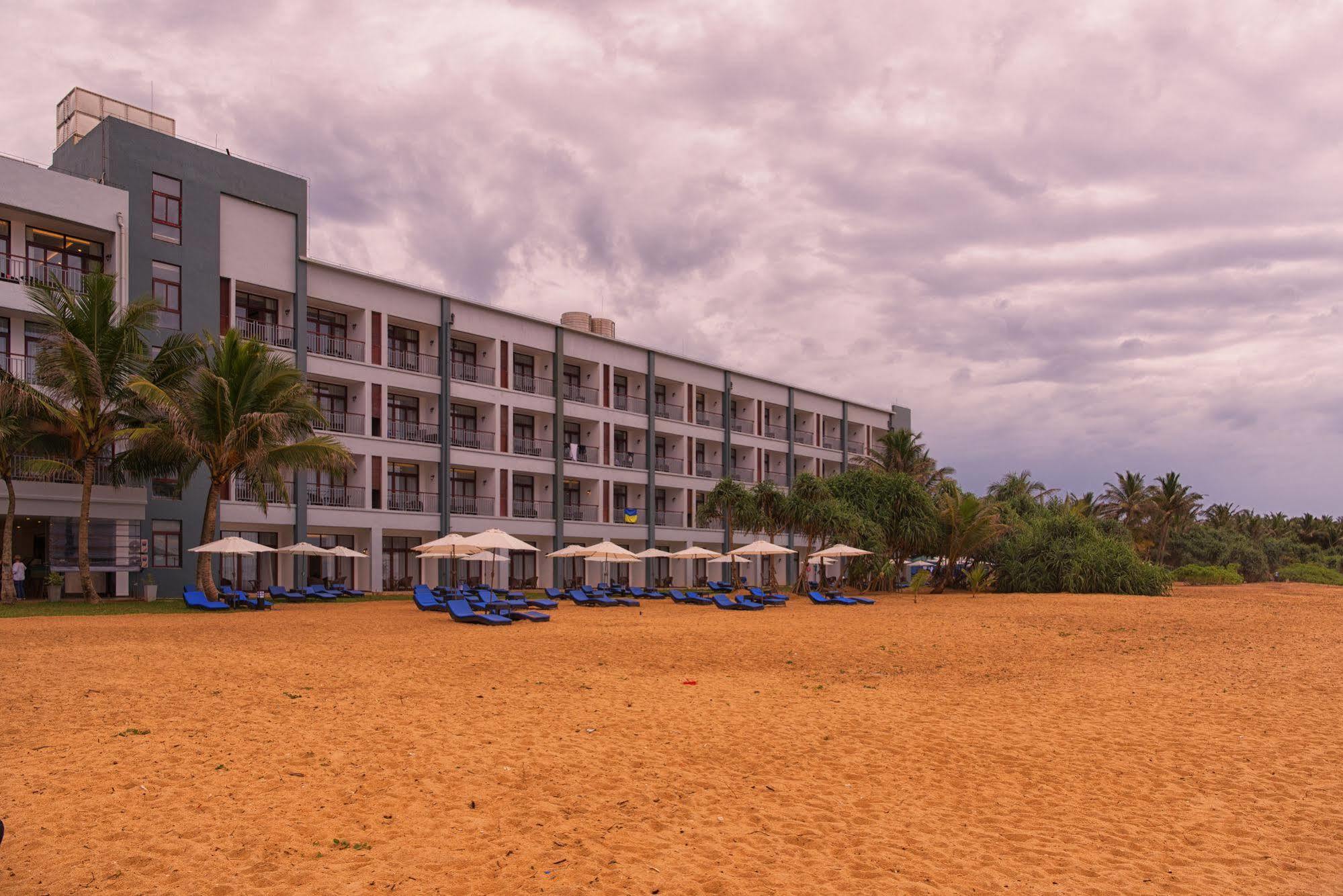 Jie Jie Beach Hotel Wadduwa Exterior photo